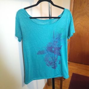 American Eagle Scoopneck T-shirt
